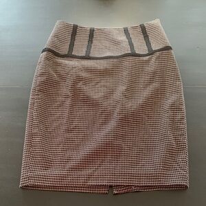 The Limited Collection black and white size 0 pencil skirt.